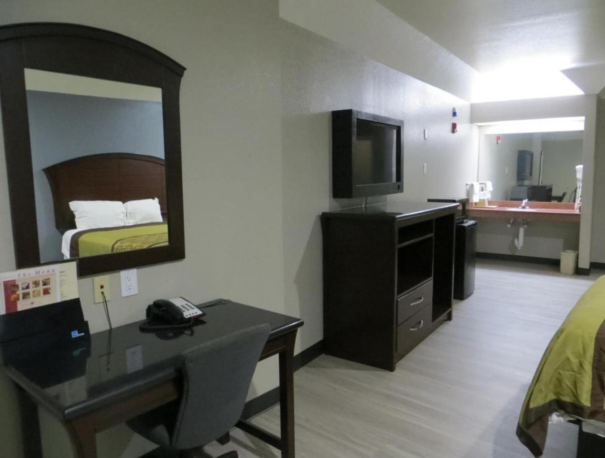 Regency Suites Iah Beltway 8 Хьюстон Экстерьер фото