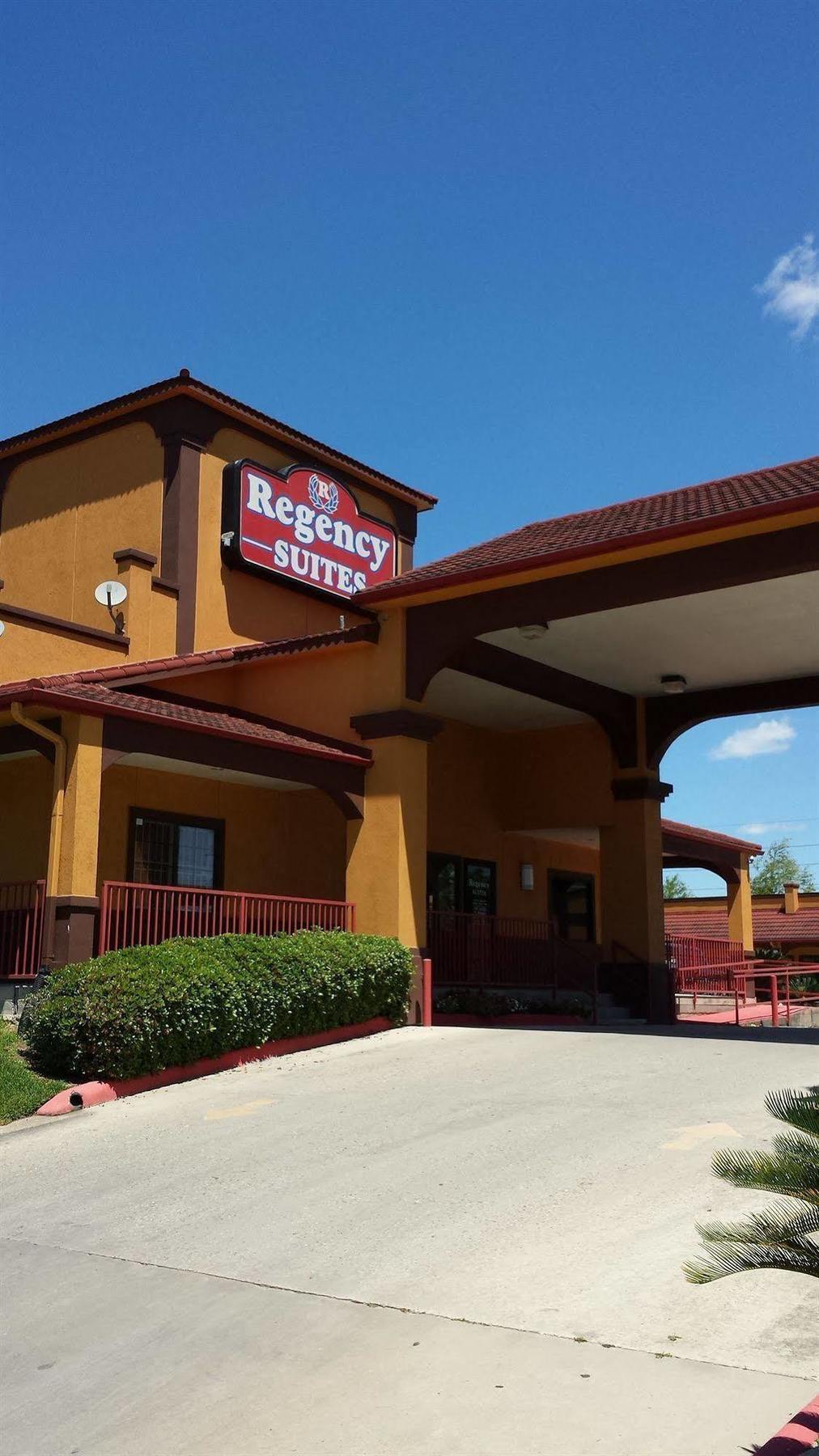 Regency Suites Iah Beltway 8 Хьюстон Экстерьер фото